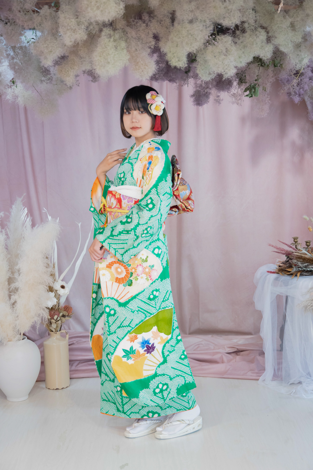 ◉成人式・卒業式・振袖「グリーン鹿の子」b187（身長146cm〜160cm位） 格安クール系 黒/緑 蓮柄/スッキリ大柄 シンプル モード系振袖 大人っ