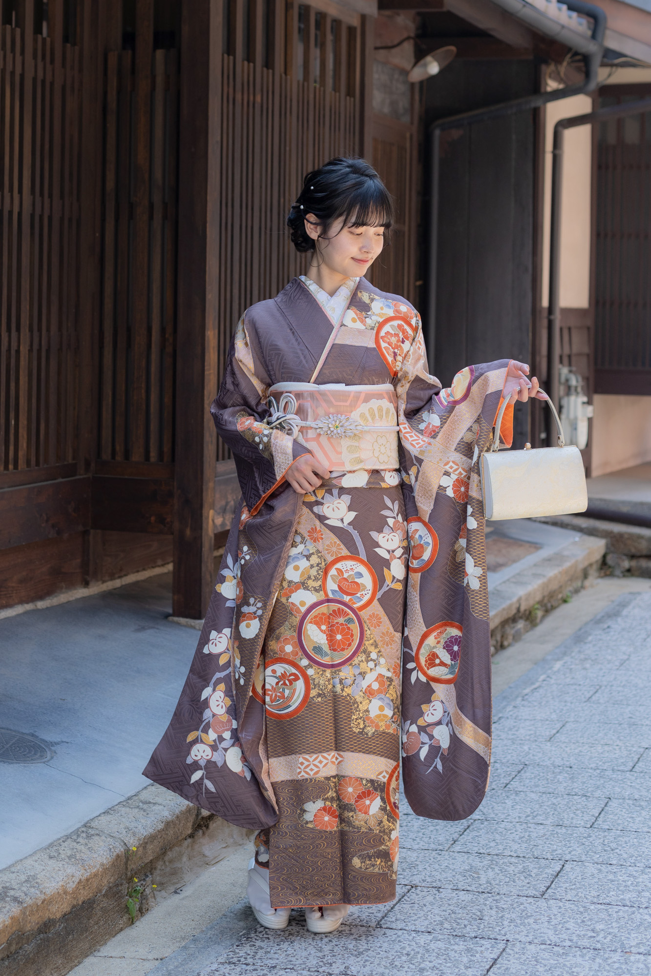 熨斗目に花丸紋｜京都の成人式振袖・卒業式袴レンタル シュハリスキョウト