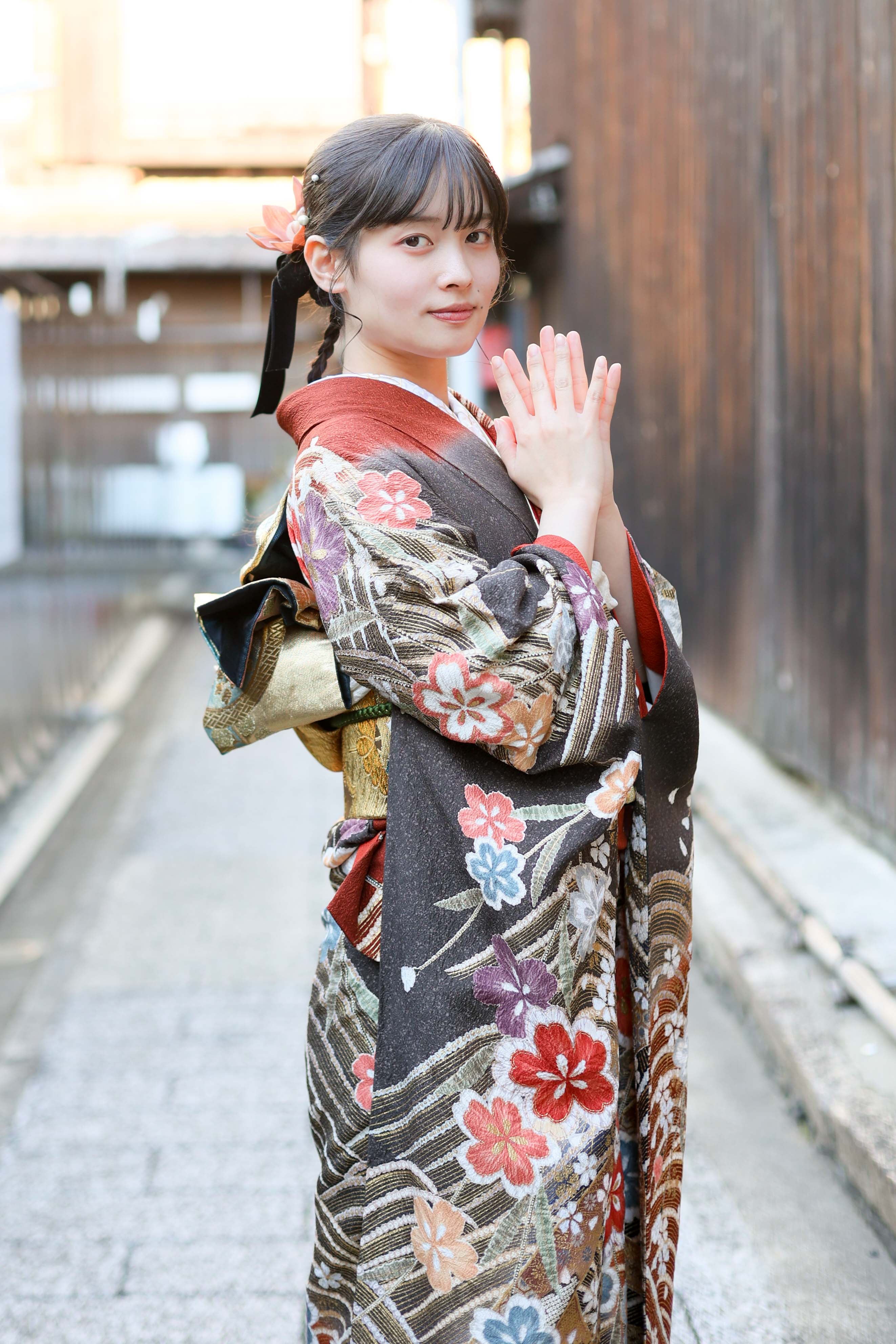 紅樺の漣にしだれ桜｜京都の成人式振袖・卒業式袴レンタル シュハリス 