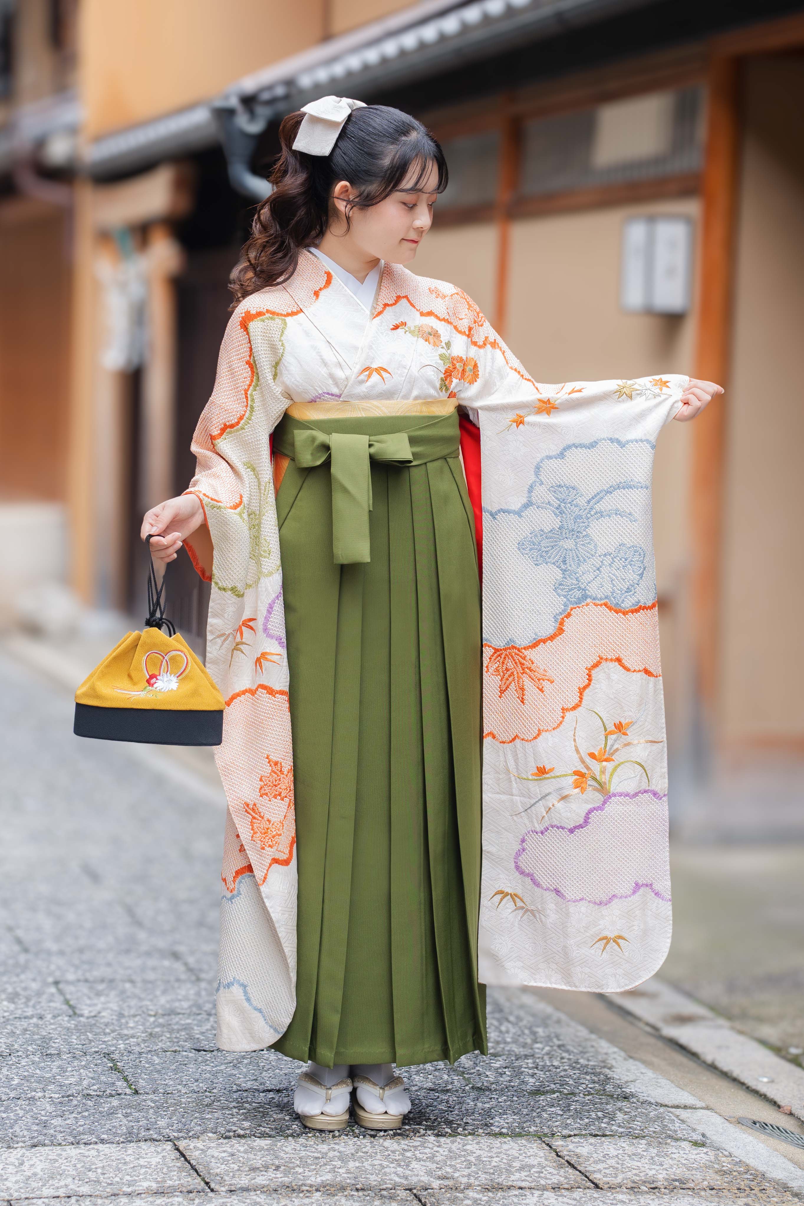 19.OB-Greentea<br><font size ="1">※写真は組み合わせイメージです。レンタル内容は袴のみとなり、モデル着用の着物・帯・小物などは含まれません。</font>